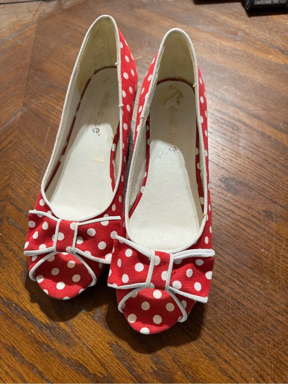 Women’s Red Polka Dot Bow Peep-Toe platforms size 8